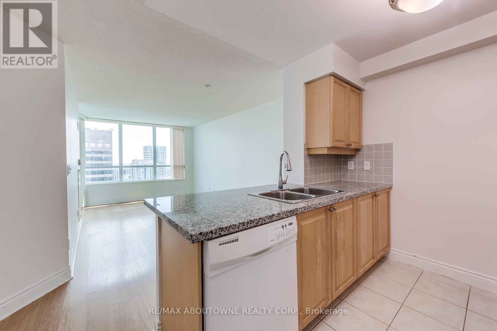 Photo 6 of 2803 15 Greenview Avenue, Toronto ON