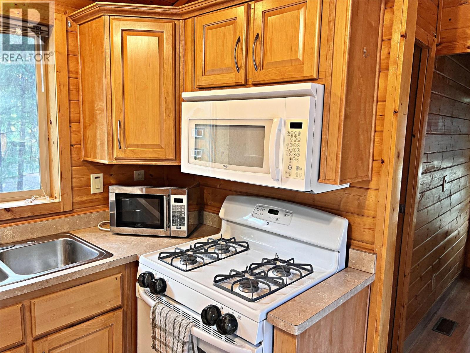 9 4835 Paradise Valley Drive, Peachland