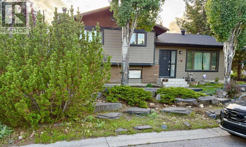 Photo 2 of 151 Brookgreen Drive Sw, Calgary AB