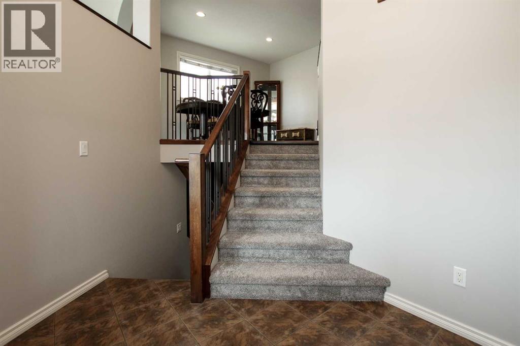 Photo 3 of 73 Bowman Circle, Sylvan Lake AB