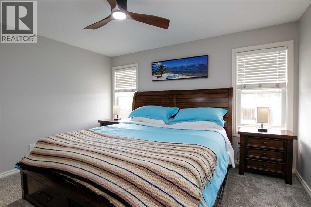 Photo 13 of 73 Bowman Circle, Sylvan Lake AB
