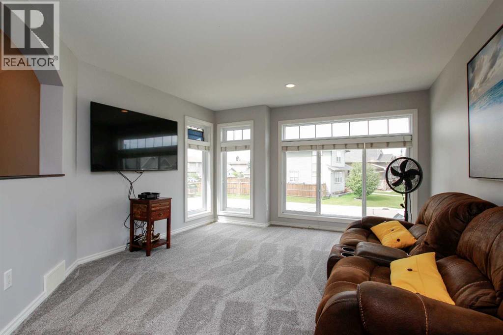 Photo 5 of 73 Bowman Circle, Sylvan Lake AB