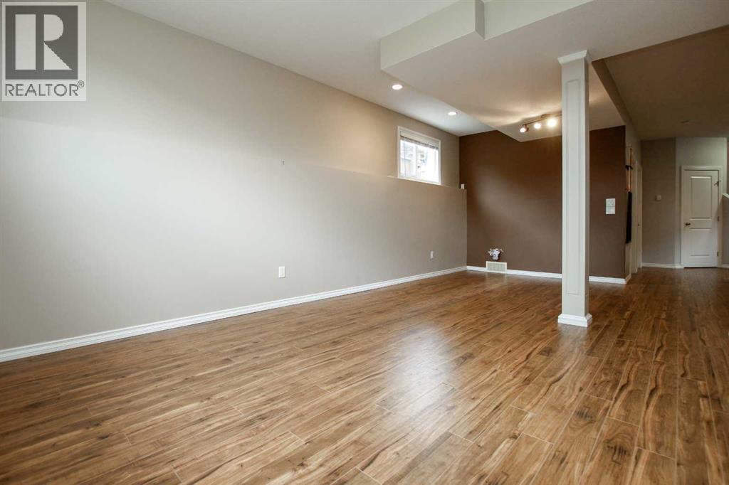 Photo 25 of 73 Bowman Circle, Sylvan Lake AB