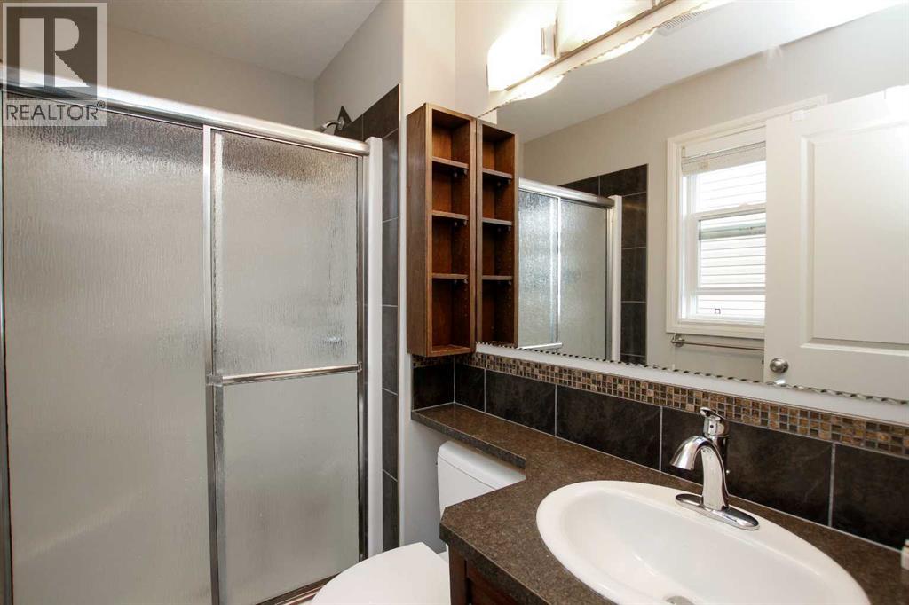 Photo 16 of 73 Bowman Circle, Sylvan Lake AB