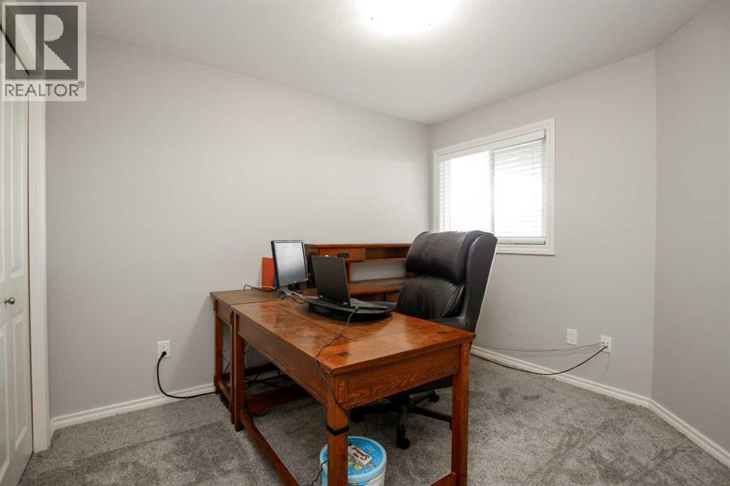 Photo 17 of 73 Bowman Circle, Sylvan Lake AB