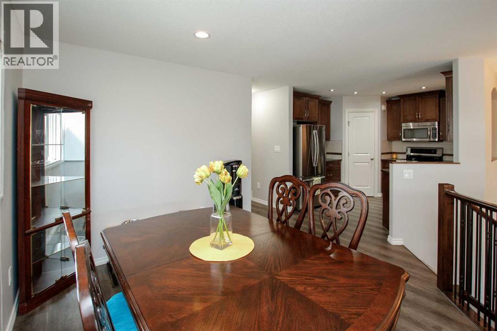 Photo 8 of 73 Bowman Circle, Sylvan Lake AB