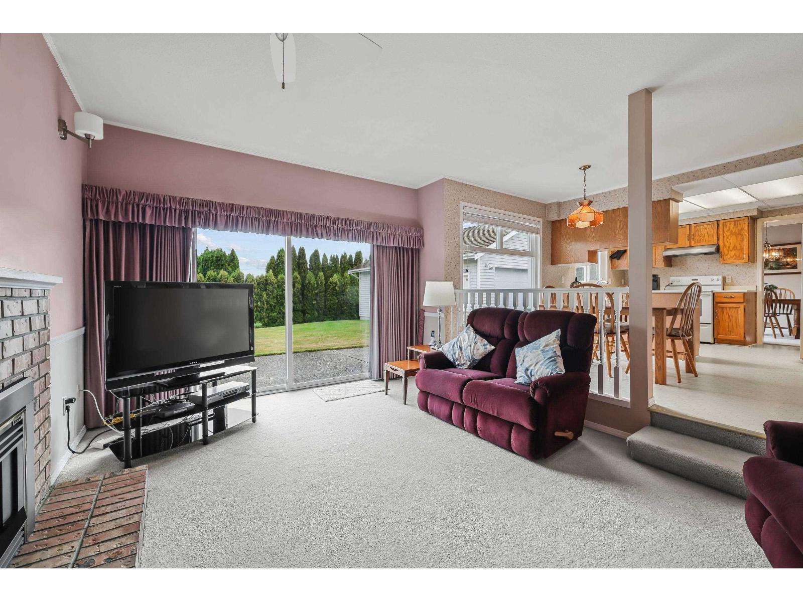 Photo 13 of 5668 E Sunrise Crescent, Surrey BC