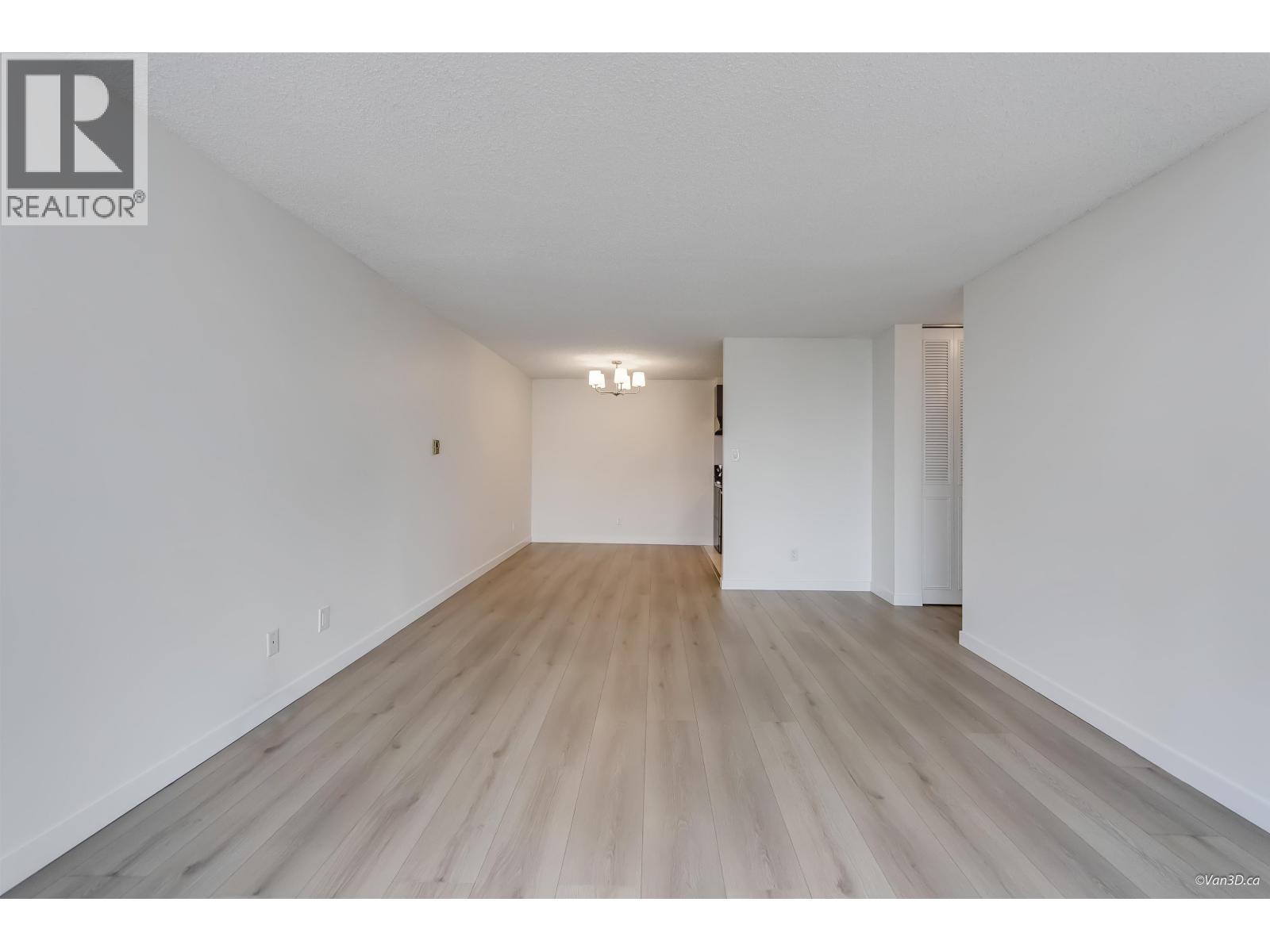 Photo 3 of 1102 7235 Salisbury Avenue, Burnaby BC