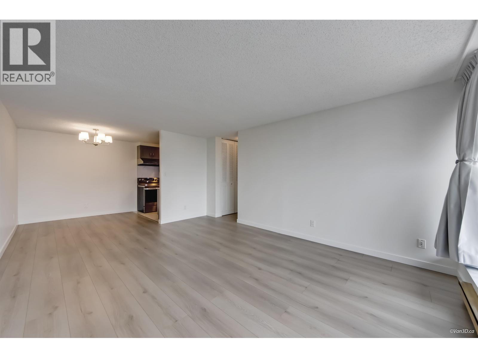 Photo 4 of 1102 7235 Salisbury Avenue, Burnaby BC