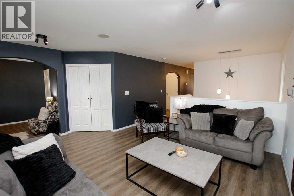 Photo 8 of 52 White Avenue, Red Deer AB