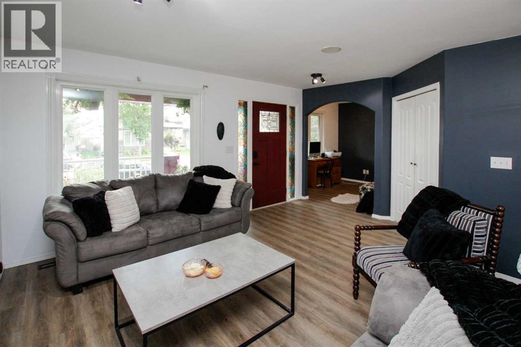 Photo 9 of 52 White Avenue, Red Deer AB