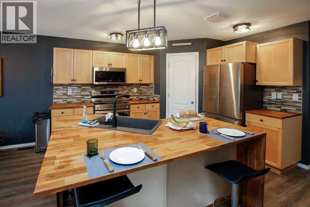 Photo 14 of 52 White Avenue, Red Deer AB
