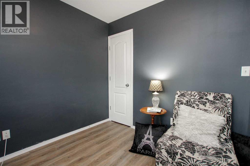 Photo 12 of 52 White Avenue, Red Deer AB