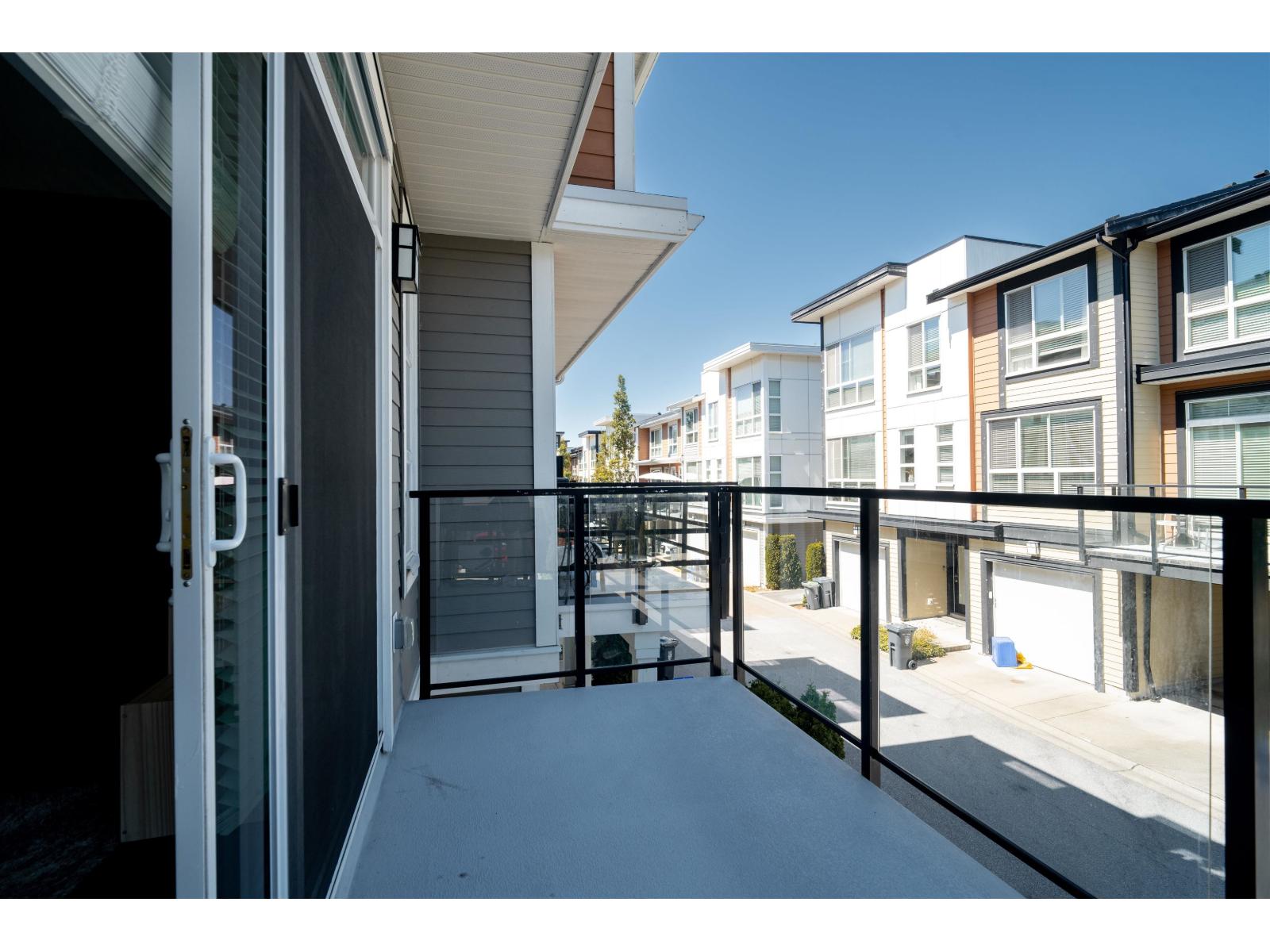 Photo 10 of 64 20857 77 A Avenue, Langley BC