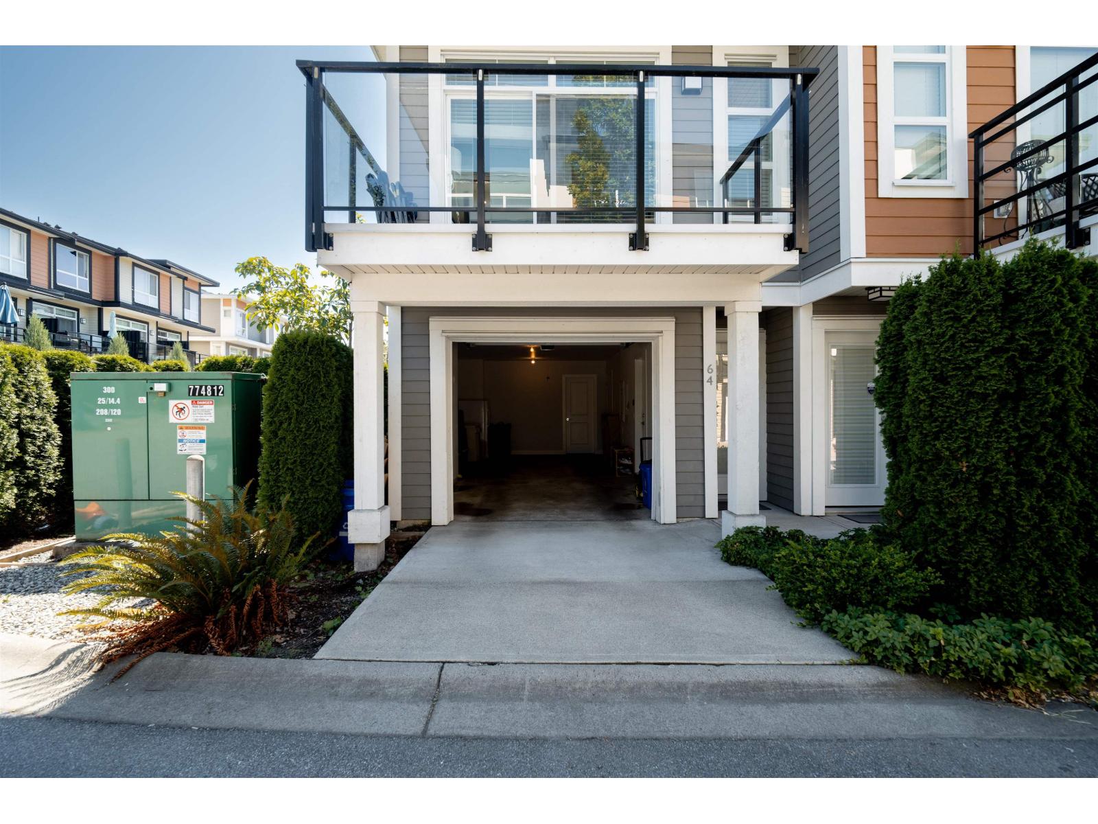 Photo 5 of 64 20857 77 A Avenue, Langley BC