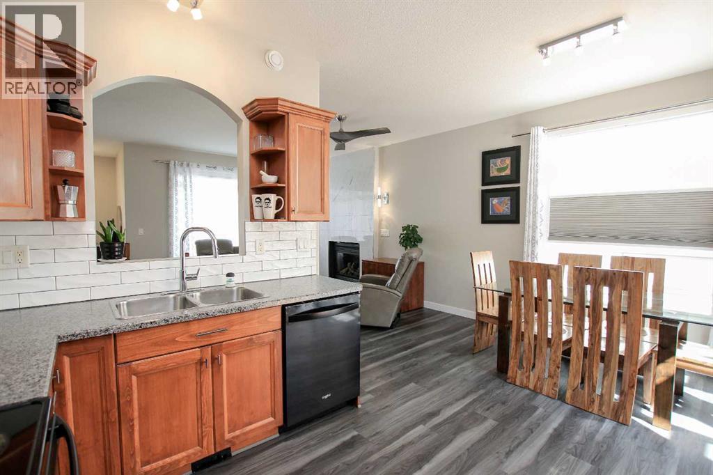 Photo 10 of 128 Ingle Close, Red Deer AB