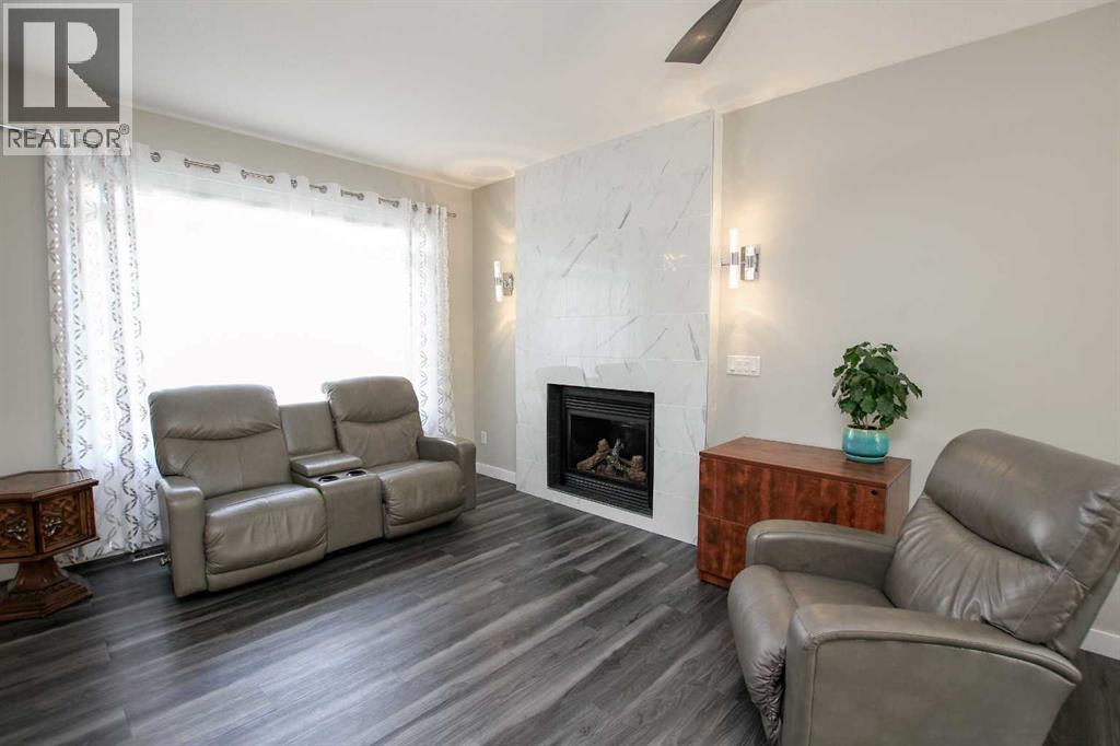 Photo 6 of 128 Ingle Close, Red Deer AB