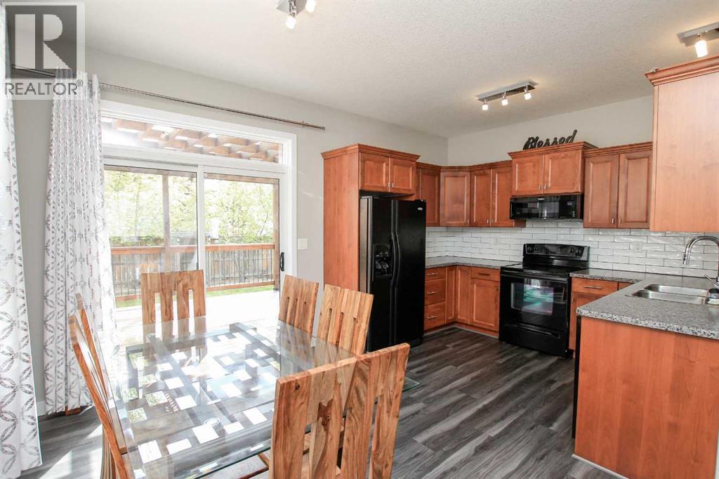 Photo 7 of 128 Ingle Close, Red Deer AB