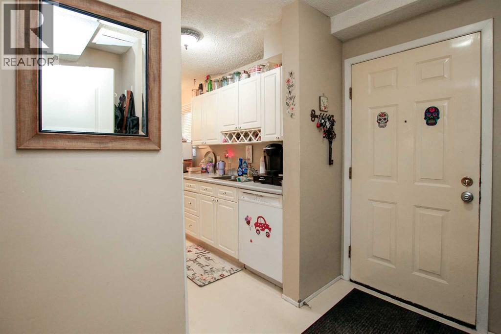 Photo 11 of H 4 35 Nash Street, Red Deer AB