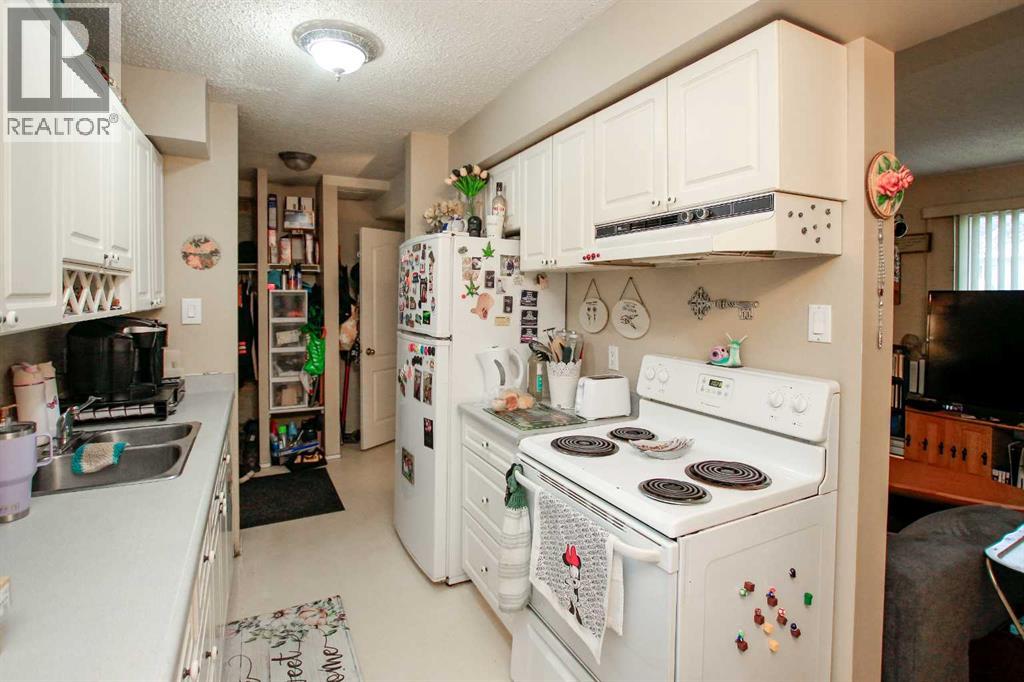 Photo 8 of H 4 35 Nash Street, Red Deer AB