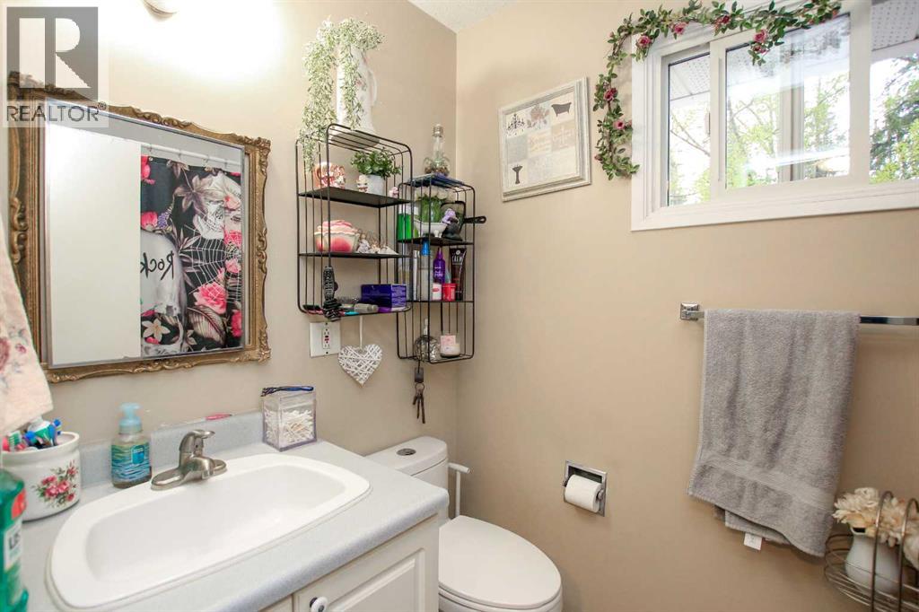 Photo 20 of H 4 35 Nash Street, Red Deer AB