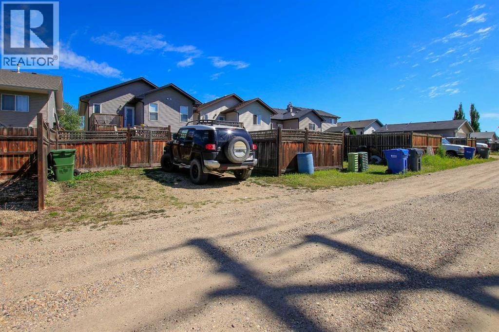 Photo 36 of 82 Ireland Crescent, Red Deer AB