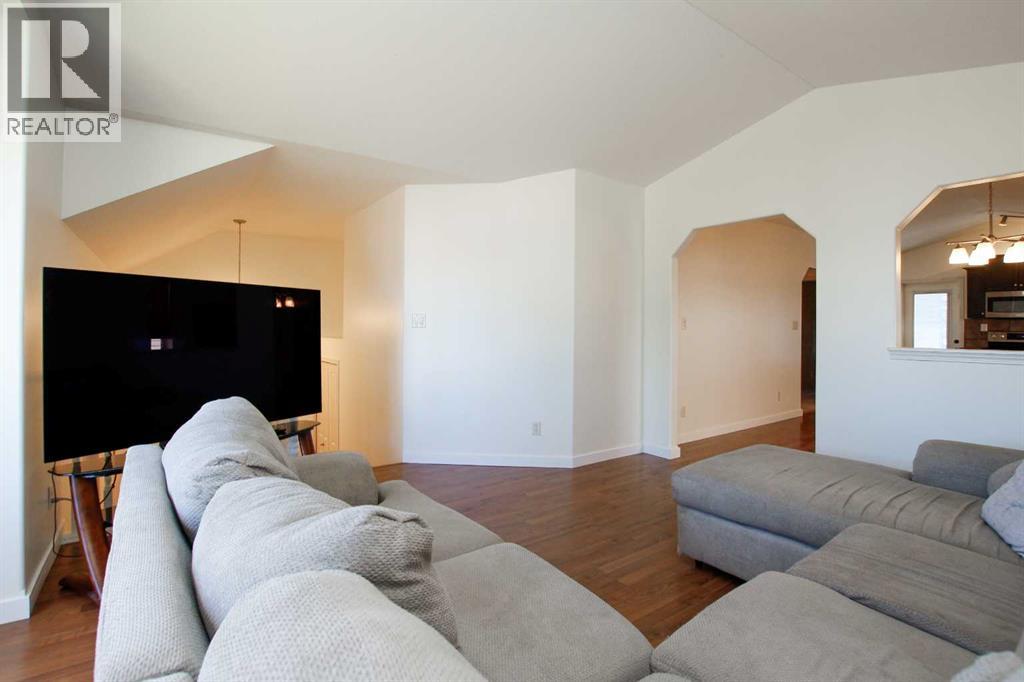 Photo 7 of 82 Ireland Crescent, Red Deer AB