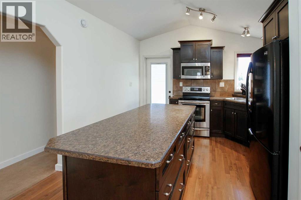 Photo 13 of 82 Ireland Crescent, Red Deer AB
