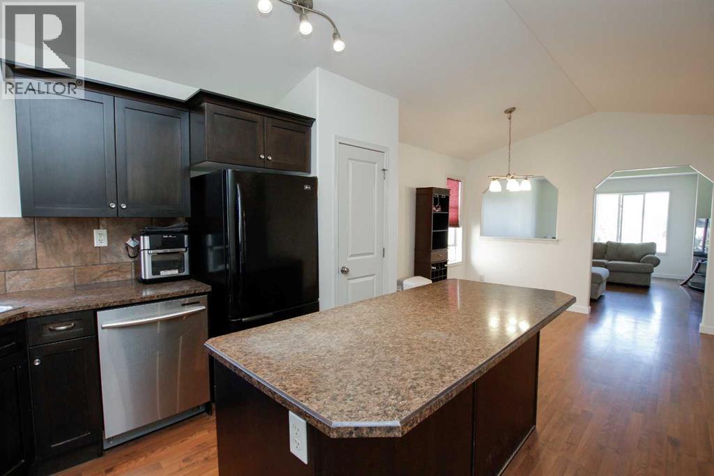 Photo 15 of 82 Ireland Crescent, Red Deer AB