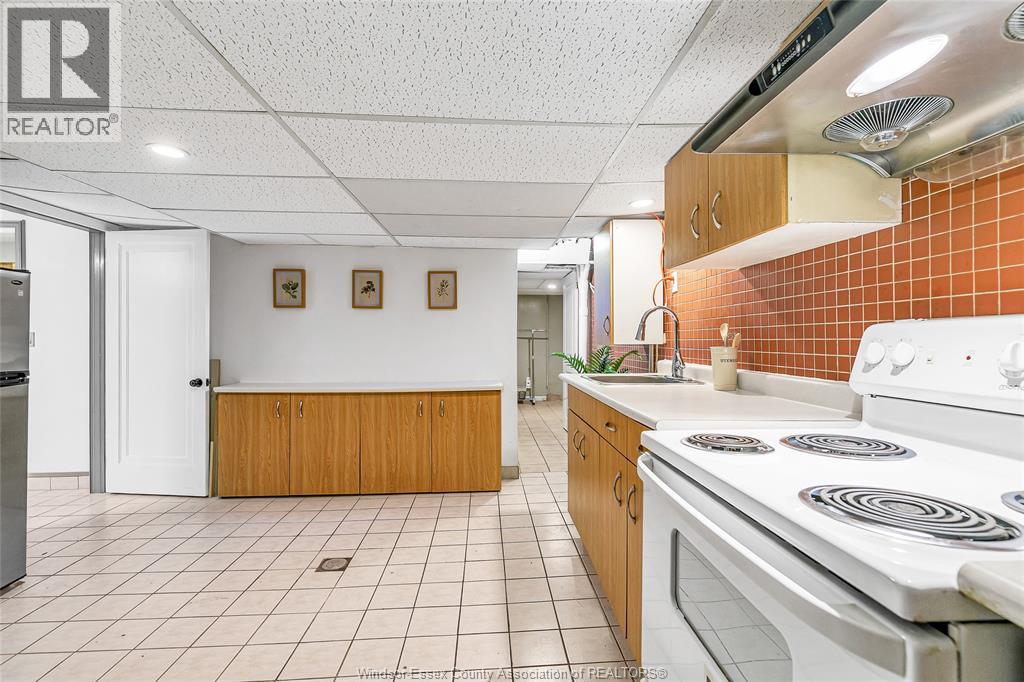 Photo 26 of 2418 Mark Avenue, Windsor ON