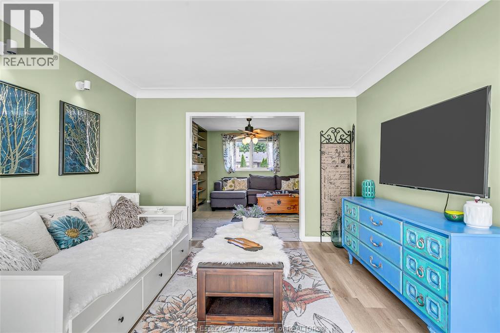 Photo 17 of 2418 Mark Avenue, Windsor ON