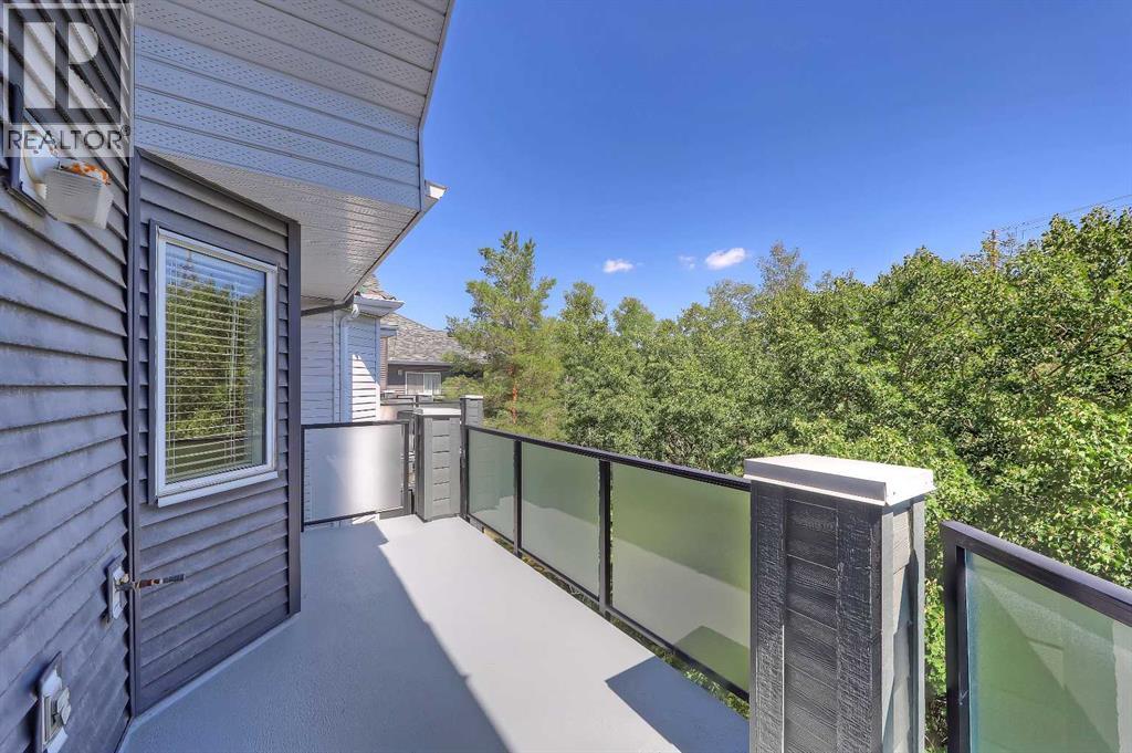 Single Family House for Sale in   Sierra Morena Mews SW Signal Hill Calgary 