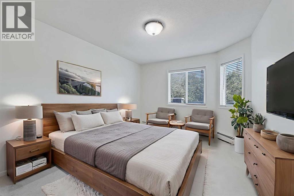 Single Family House for Sale in   Sierra Morena Mews SW Signal Hill Calgary 