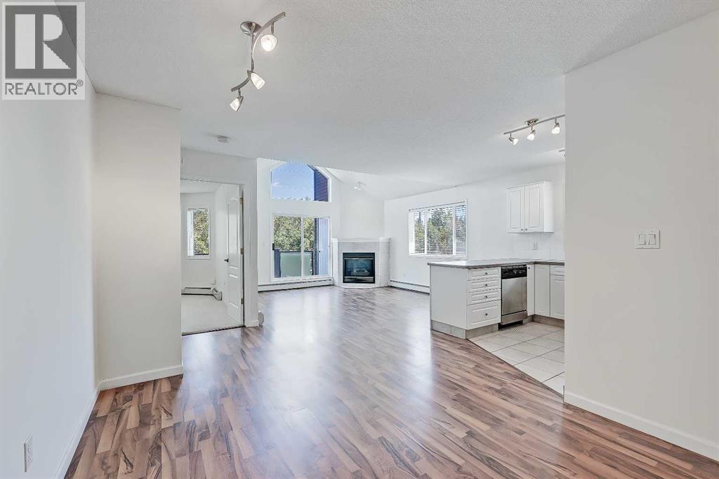 Single Family House for Sale in   Sierra Morena Mews SW Signal Hill Calgary 