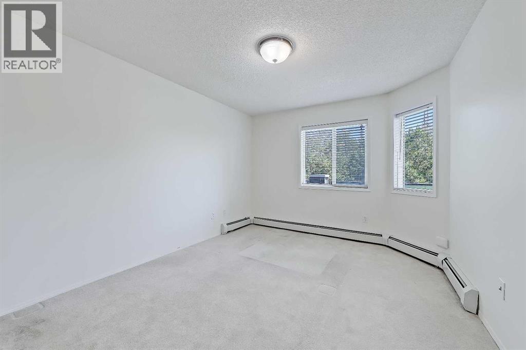 Single Family House for Sale in   Sierra Morena Mews SW Signal Hill Calgary 