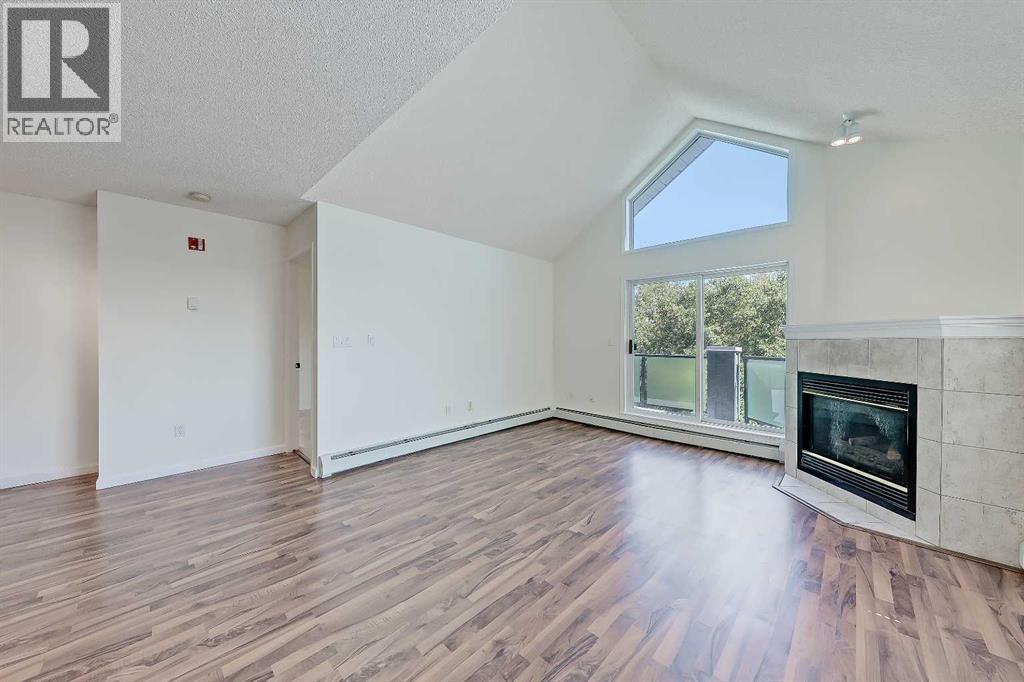 Single Family House for Sale in   Sierra Morena Mews SW Signal Hill Calgary 