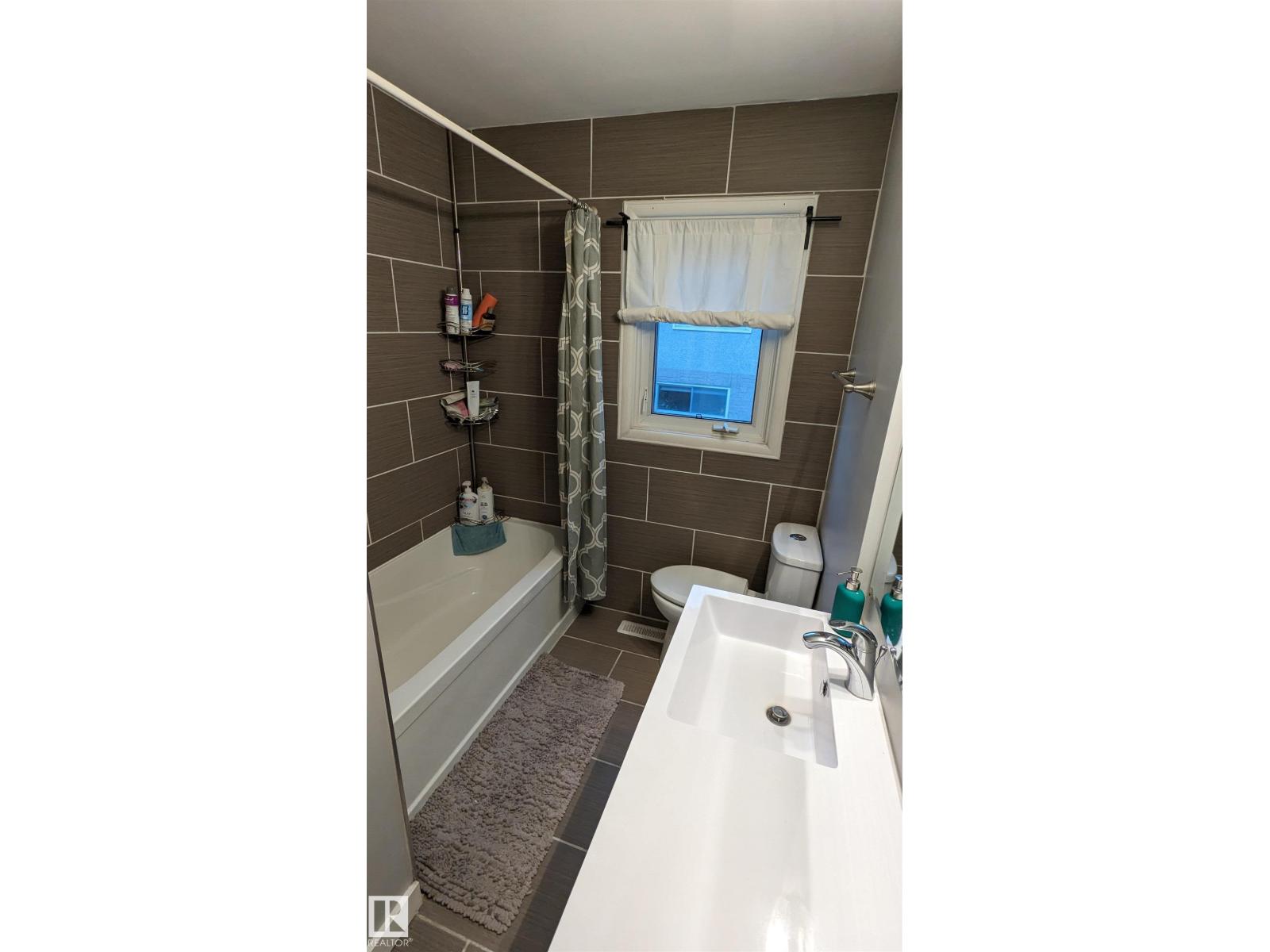 Photo 21 of 6519 104 A St Nw, Edmonton AB
