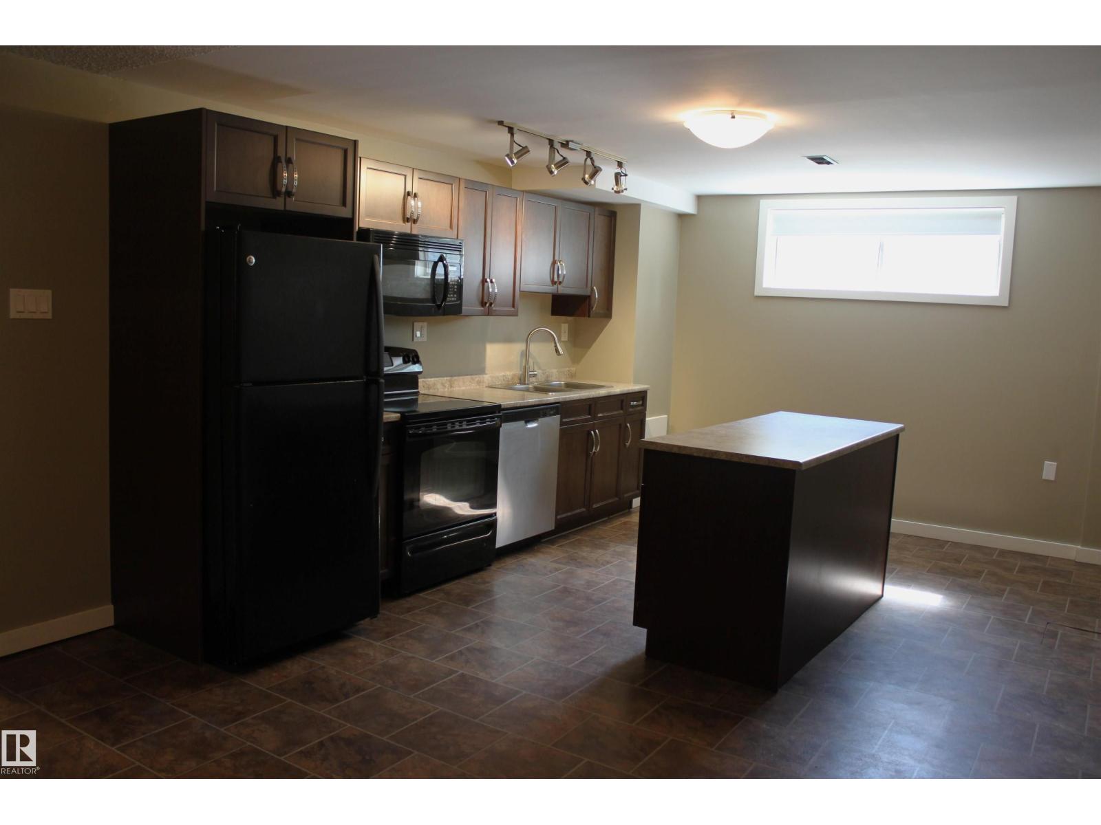 Photo 25 of 6519 104 A St Nw, Edmonton AB