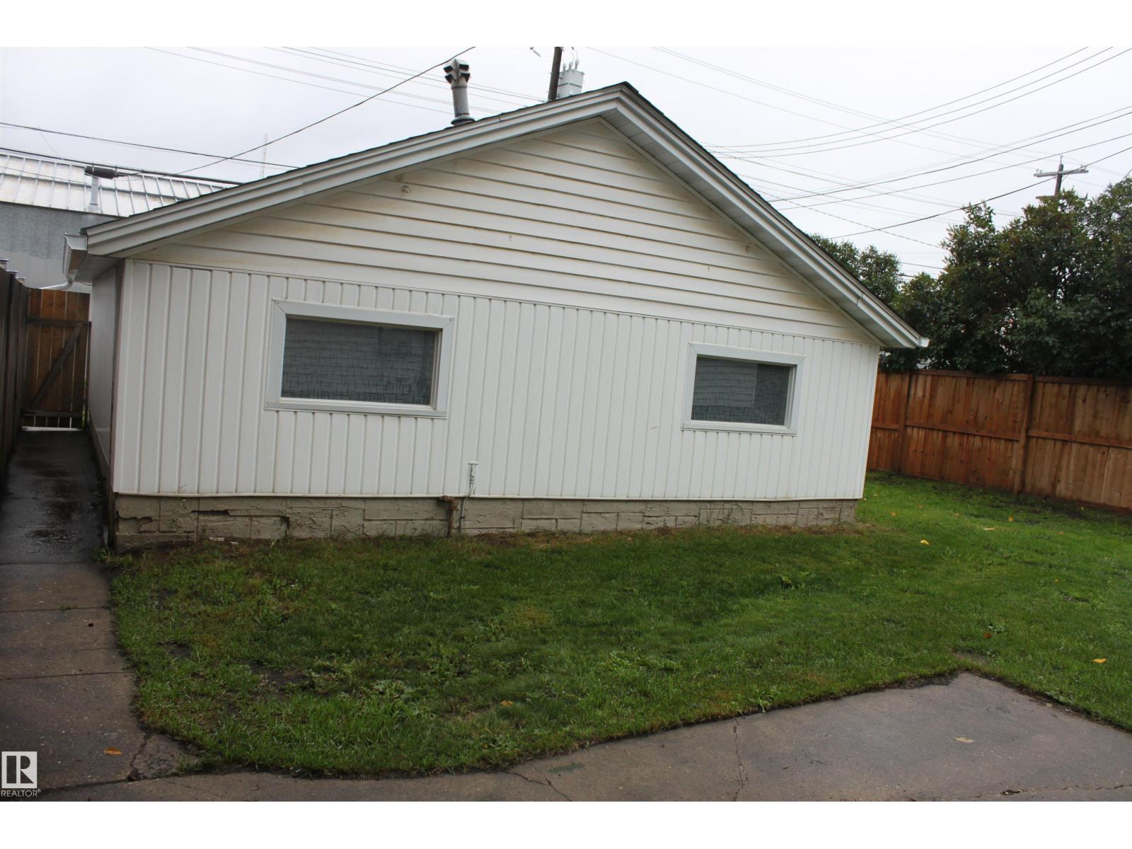 Photo 35 of 6519 104 A St Nw, Edmonton AB