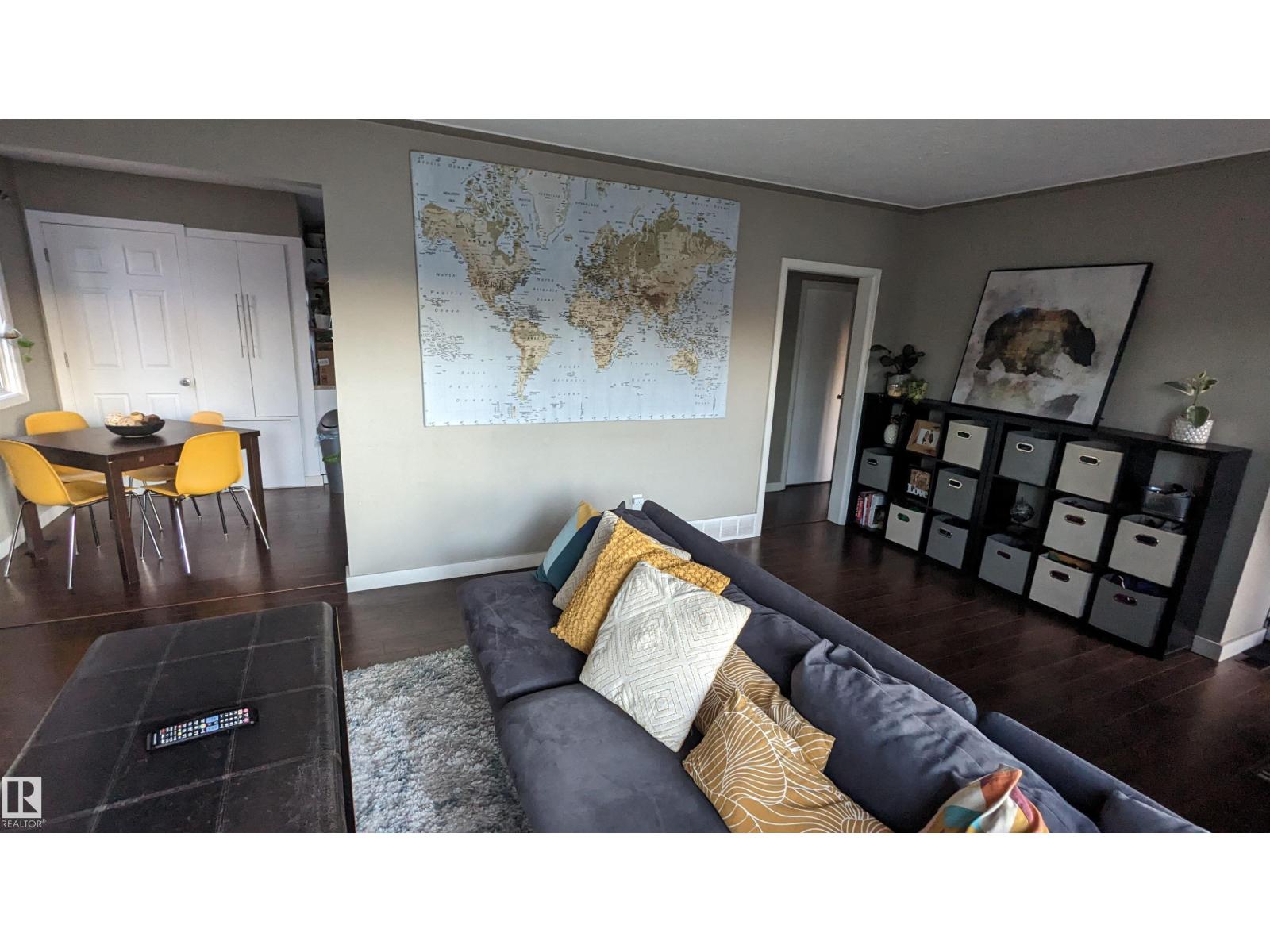 Photo 6 of 6519 104 A St Nw, Edmonton AB