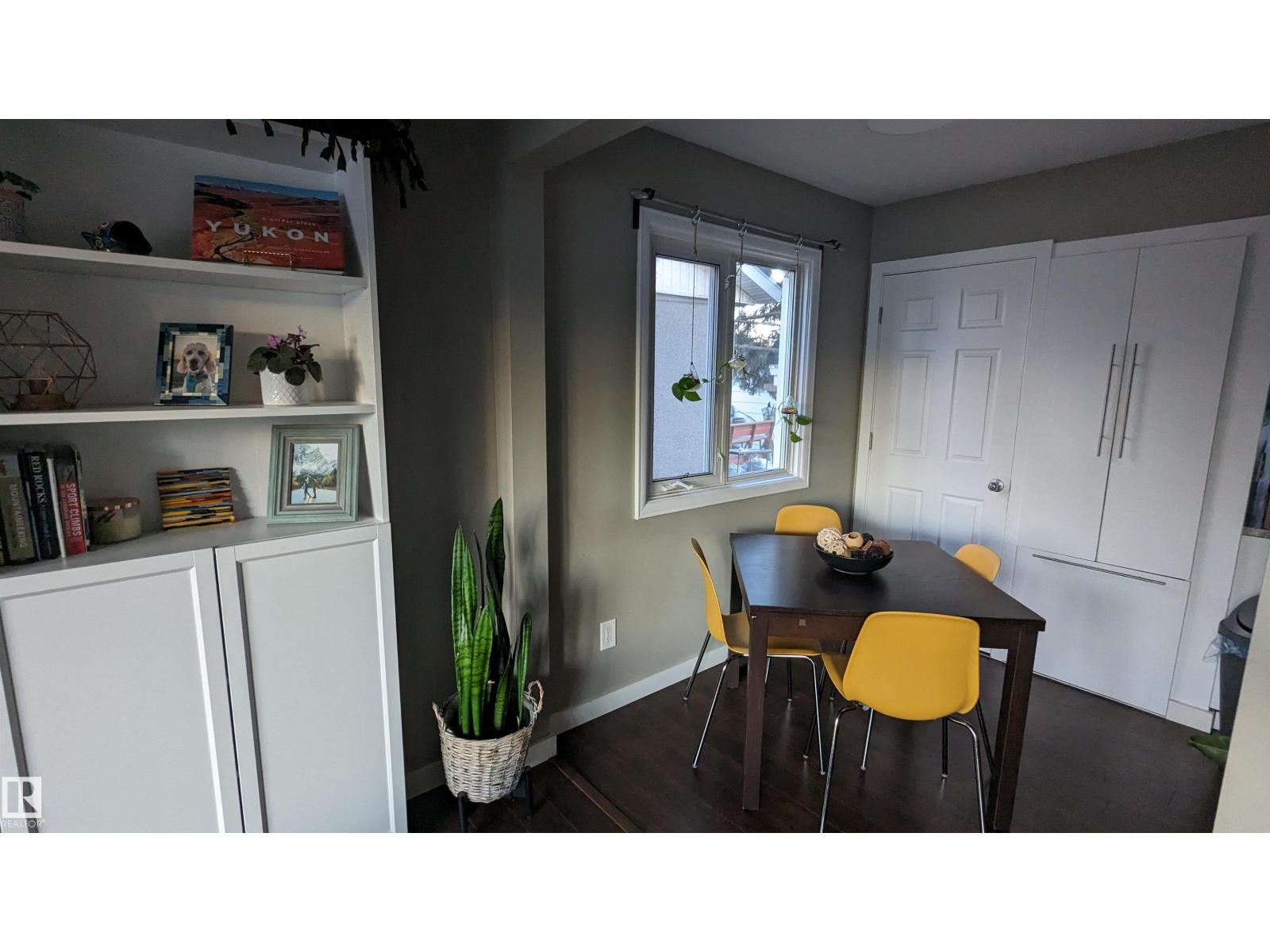 Photo 8 of 6519 104 A St Nw, Edmonton AB