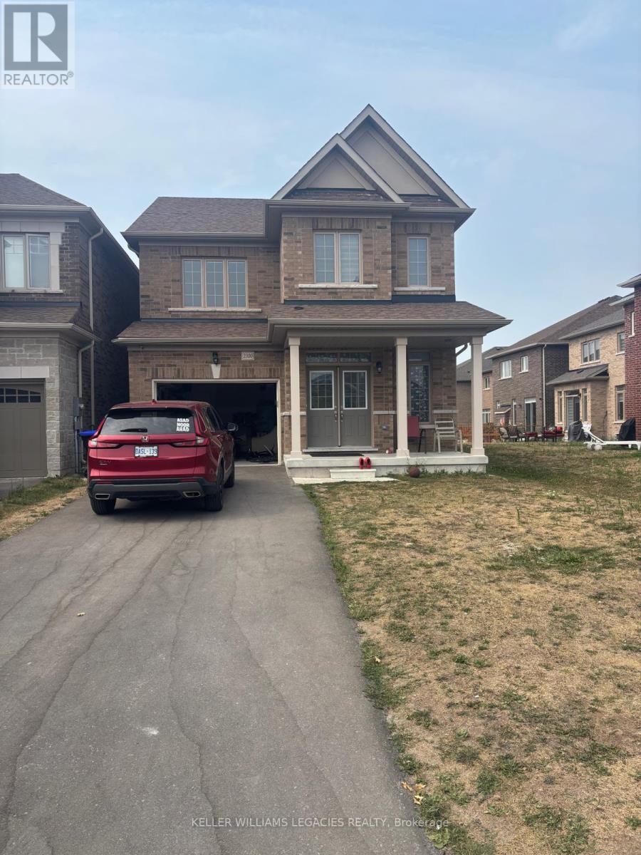 Photo 1 of 2300 Grainger Loop, Innisfil ON