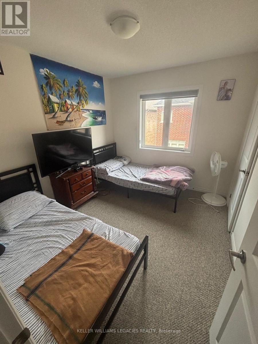 Photo 14 of 2300 Grainger Loop, Innisfil ON