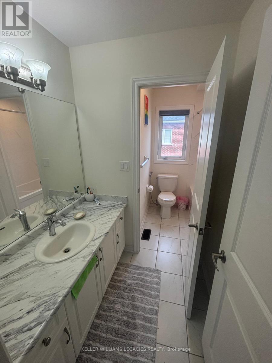 Photo 15 of 2300 Grainger Loop, Innisfil ON