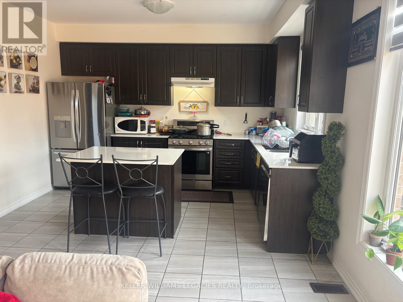 Photo 8 of 2300 Grainger Loop, Innisfil ON