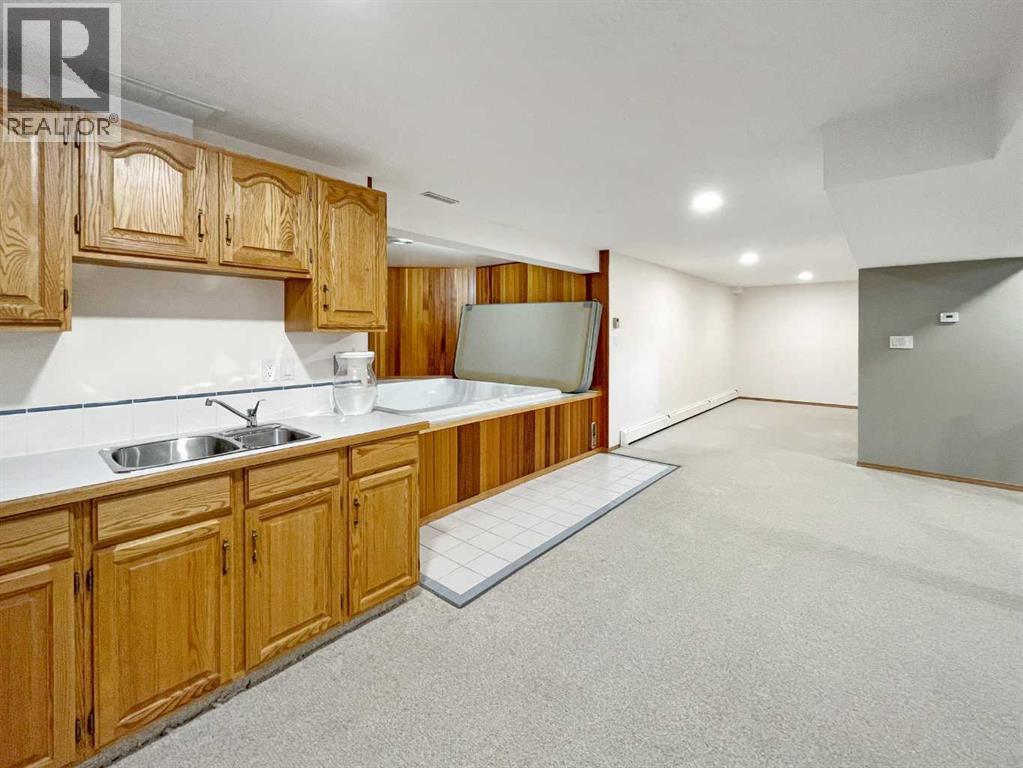 Photo 34 of 4308 72 Street, Camrose AB