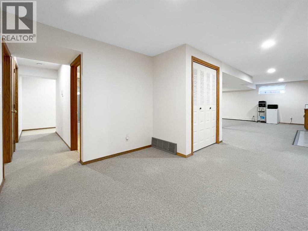 Photo 39 of 4308 72 Street, Camrose AB