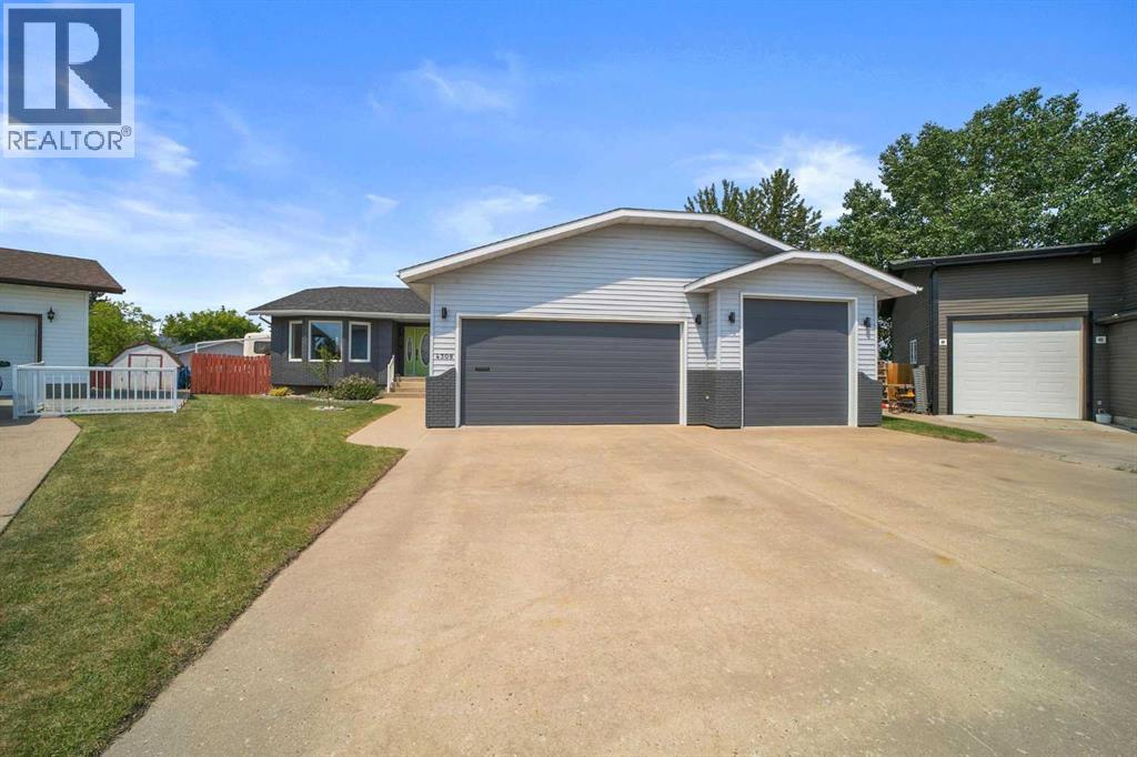 Photo 50 of 4308 72 Street, Camrose AB