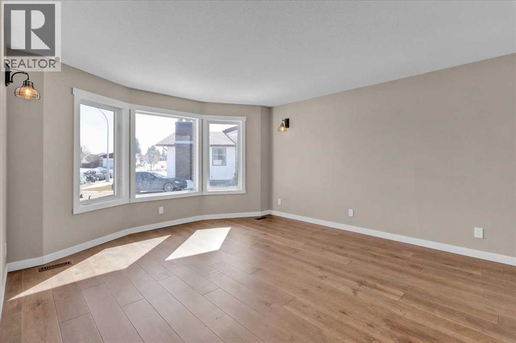 Photo 15 of 4308 72 Street, Camrose AB
