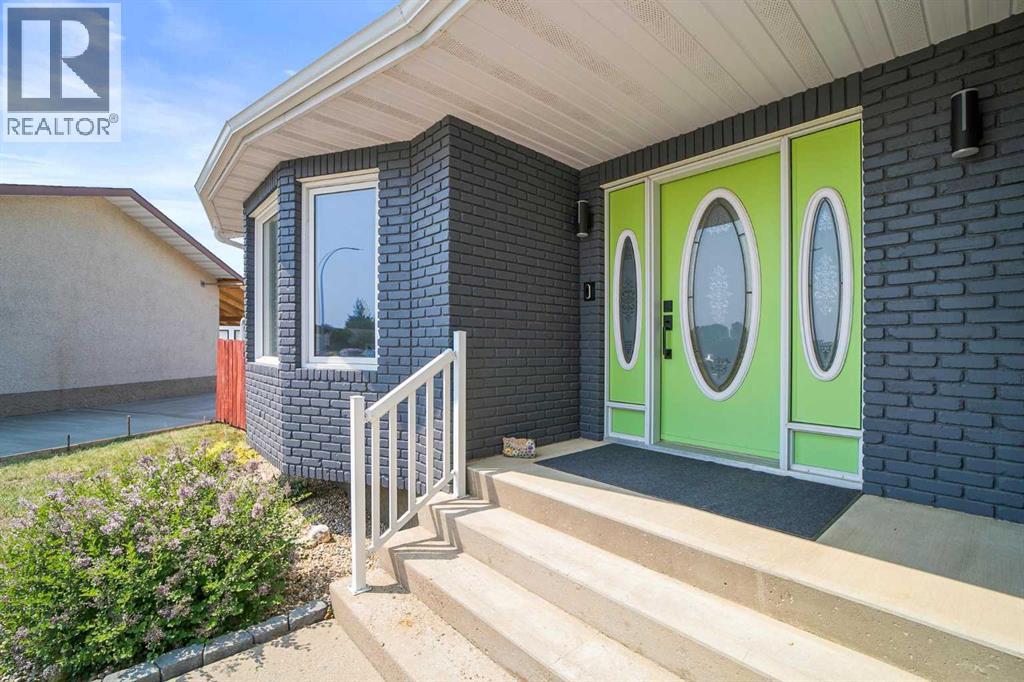 Photo 3 of 4308 72 Street, Camrose AB
